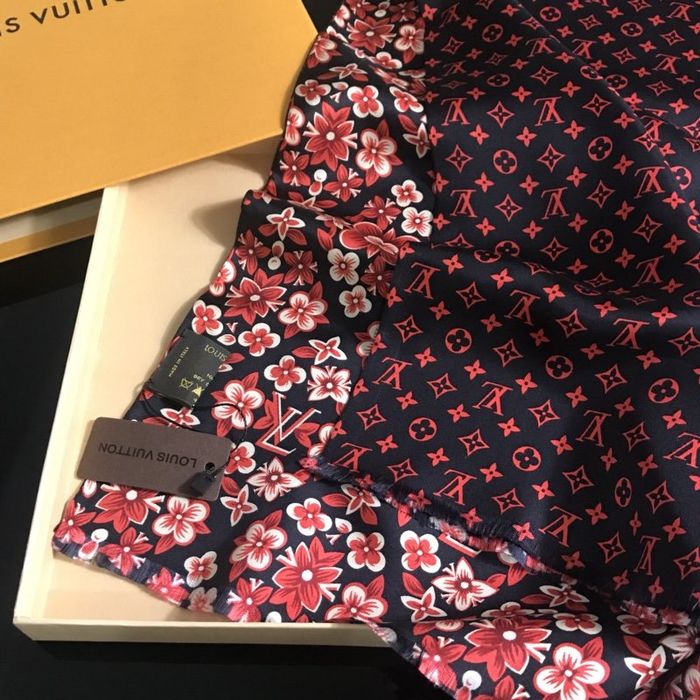 Louis Vuitton Scarf LVS00040